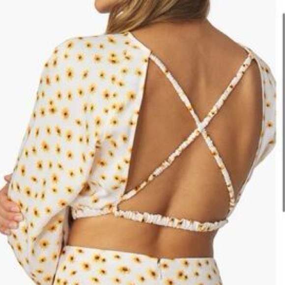 NWT REVOLVE WeWoreWhat statement cropped blouse top ditsy daisy - Picture 1 of 11